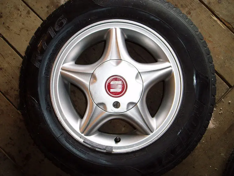 Naudota steel wheel+summer tire 175/70R13, Ronal