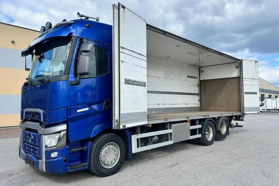 Renault T 520, 390 kW, diesel, automatic