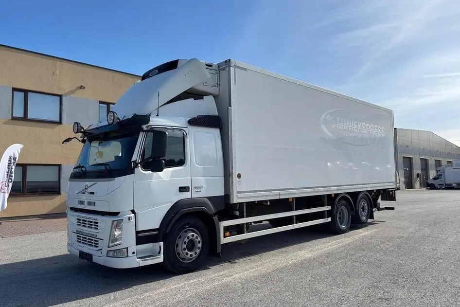 Volvo FM460 6x2 + CARRIER SUPRA 1250, 2016, 345 kW, diesel, automatic