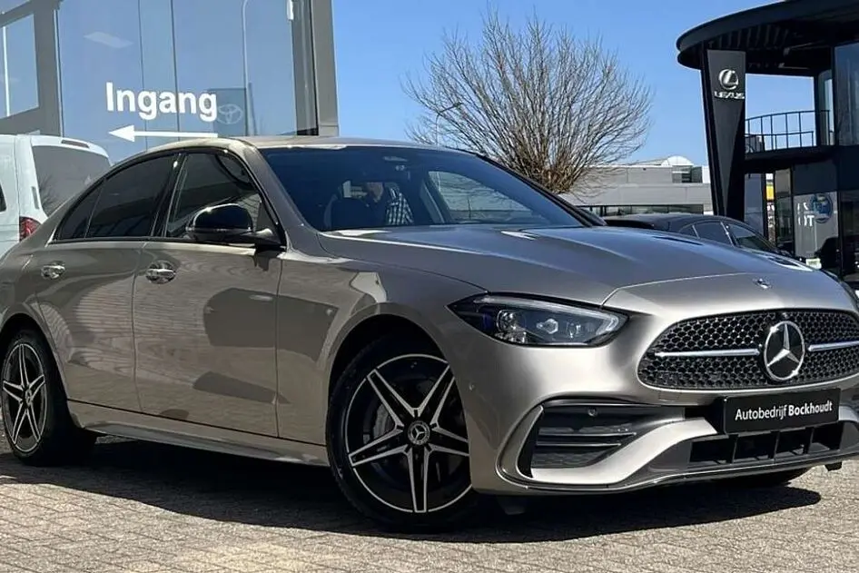 Mercedes-Benz C 300, 2023, 2.0, 230 kW, hybrid p+e, automatic